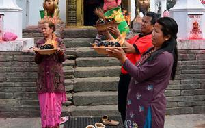 newar-zeremonie-nepal-tempel-feuer